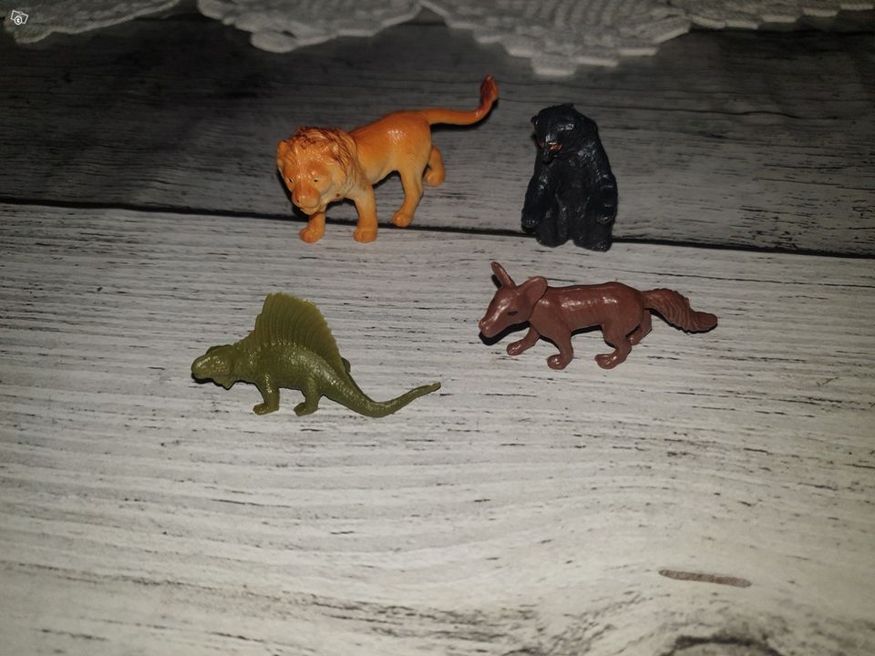 Lelut: Dingo + Dinosaurus + Karhu + Leijona