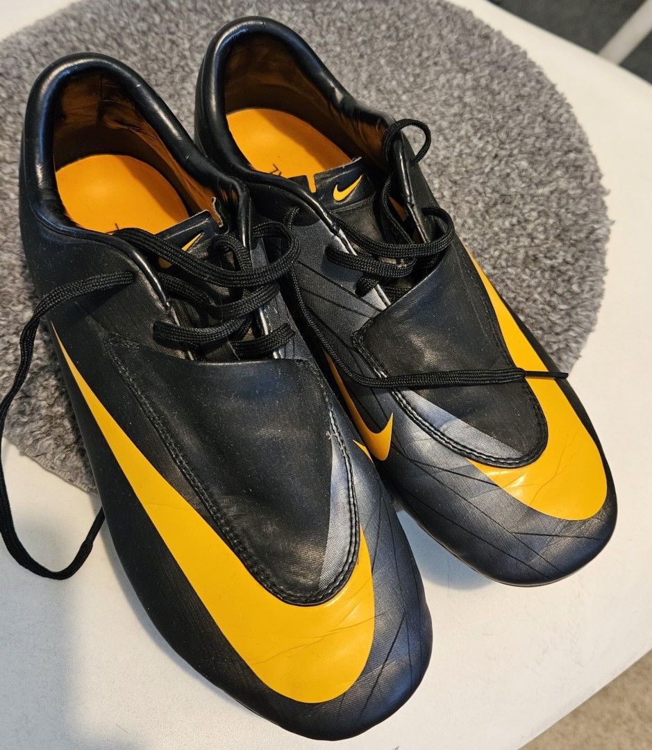 Nike Mercurial FG/AG jalkapallokengät