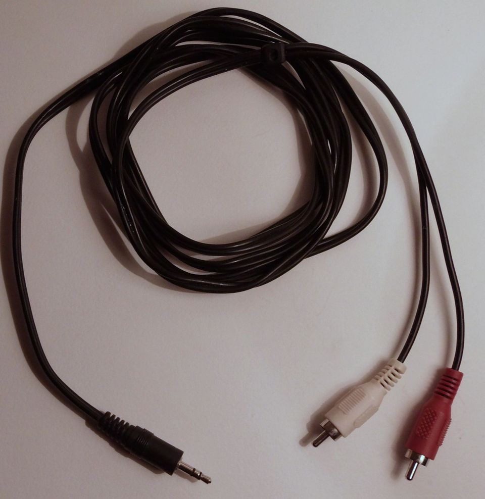 Audiokaapeli 3,5mm - 2 x RCA