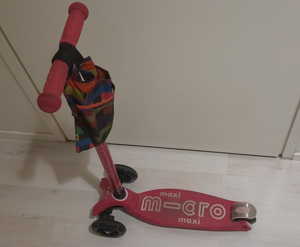 Micro Maxi pinkki potkulauta LED-pyörillä
