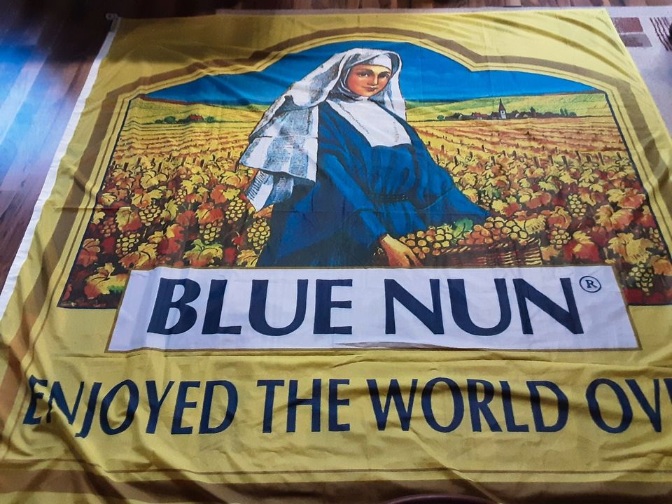 Vintage Blue nun lippu