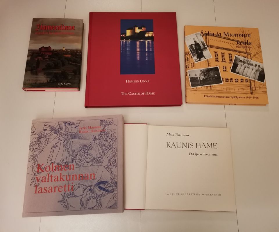 Riihimäki Hämeenlinna ja muita Kirjoja D100