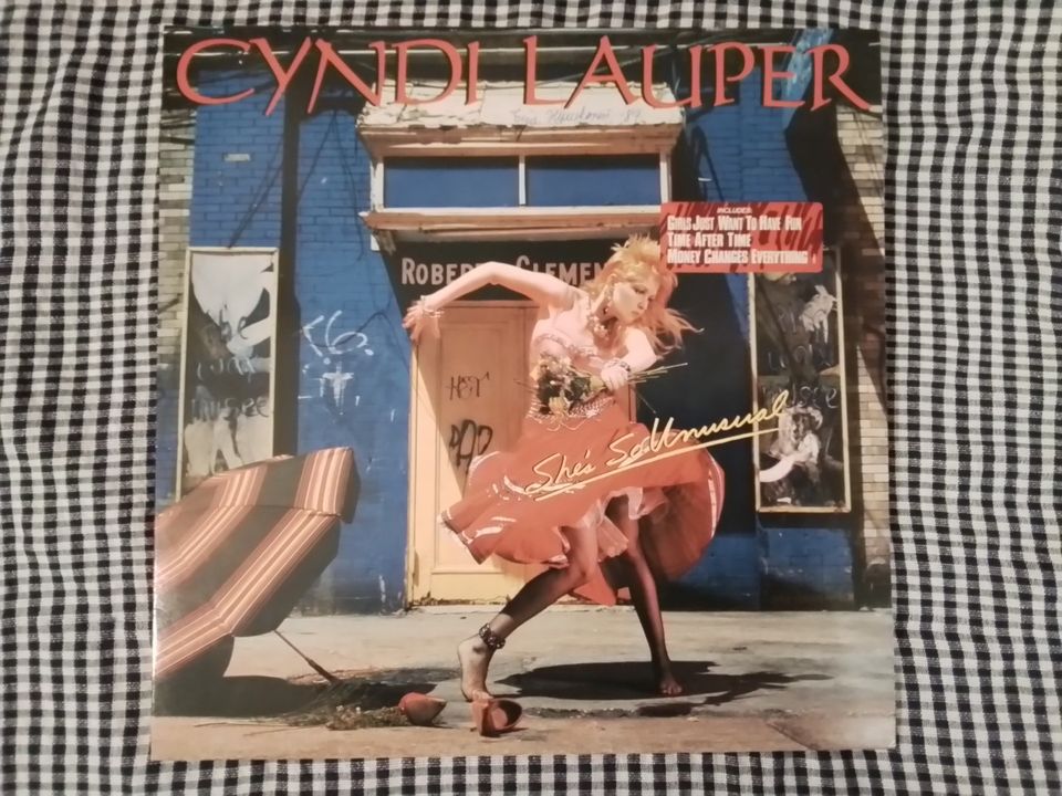 Cyndi Lauper - She's So Unusual LP