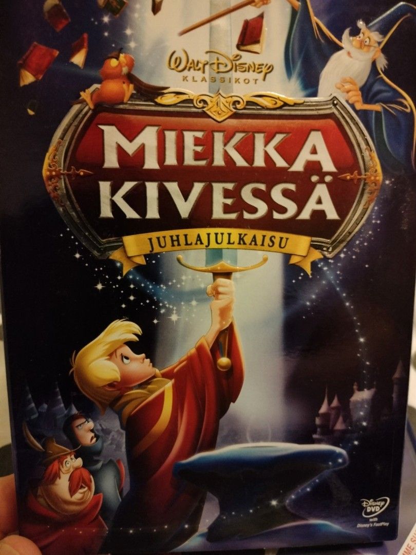 Miekka Kivessä DVD