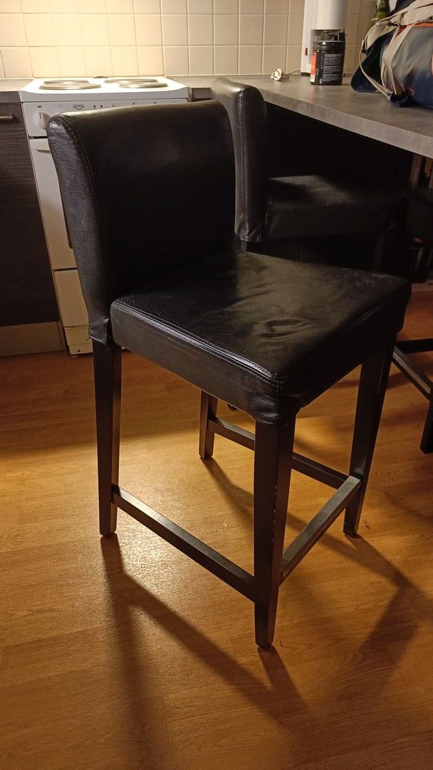 Ikea Bergmund Baarituoli musta nahka 4kpl