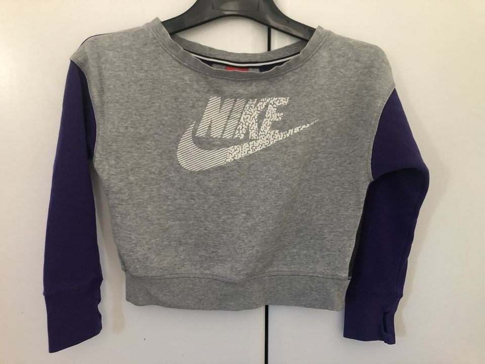 Nike collegepaita