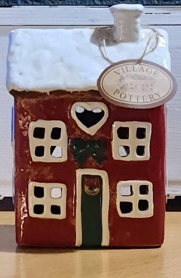 Village Pottery talolyhty, punainen, joulu!