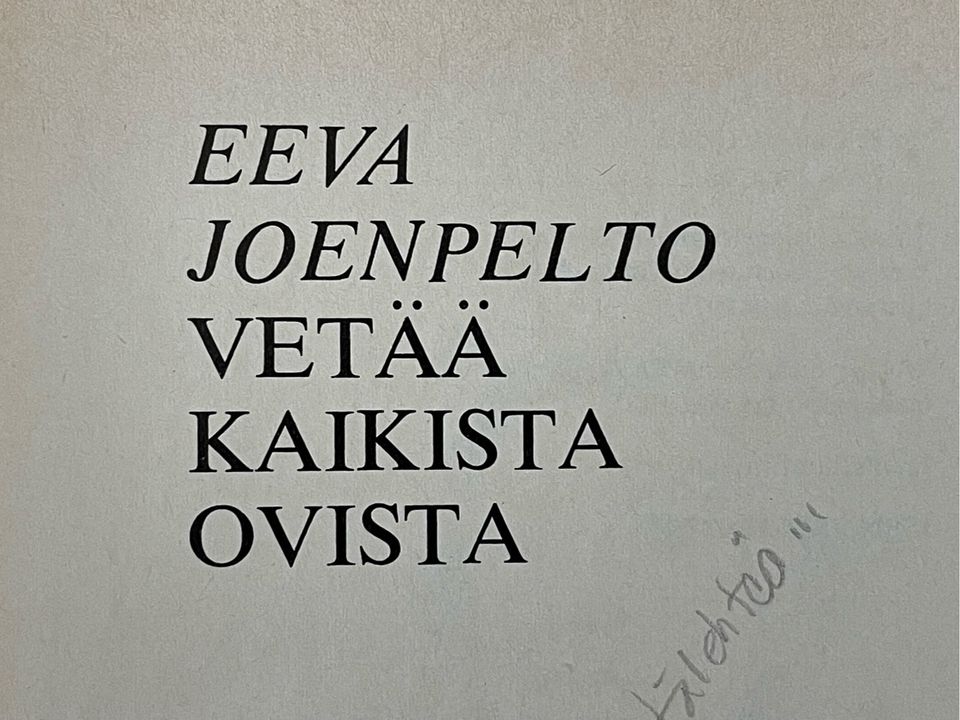 Eeva Joenpelto: Vetää kaikista ovista