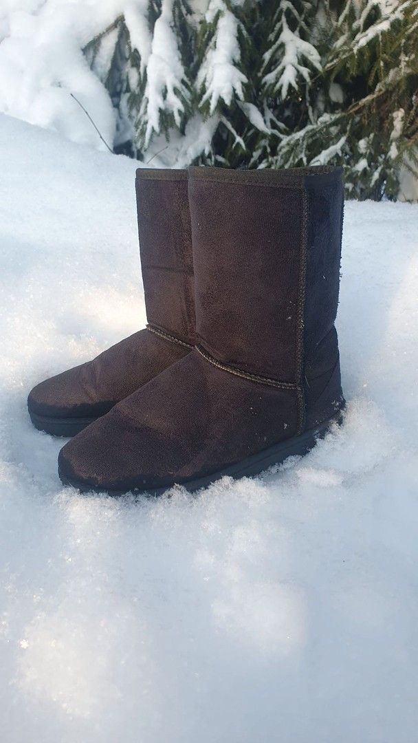 Talvisaappaat, malli kuin ugg, koko 39