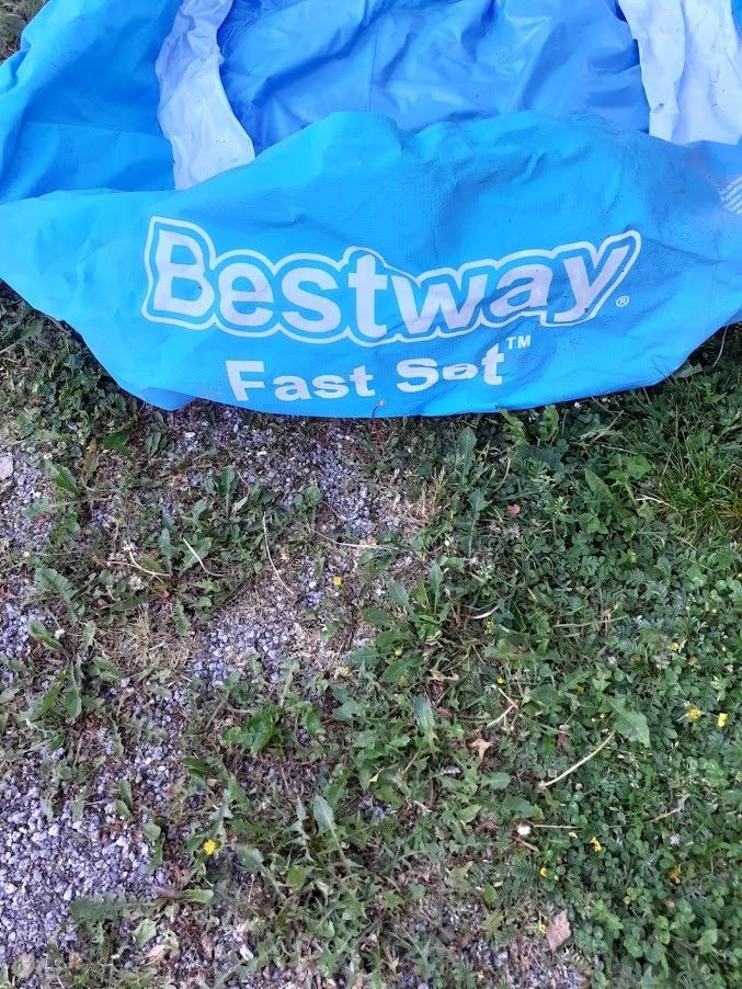 Bestway uima-allas 2,44 m x 66 cm sekä tarvikkeet