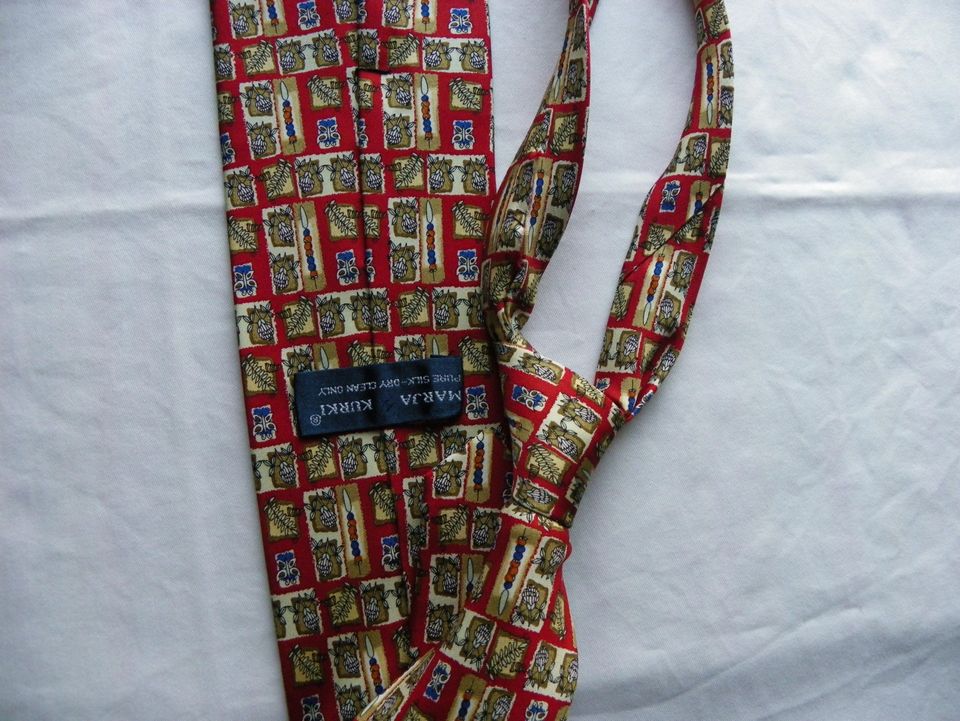 Solmio/kravatti, silkkiä by Marja Kurki