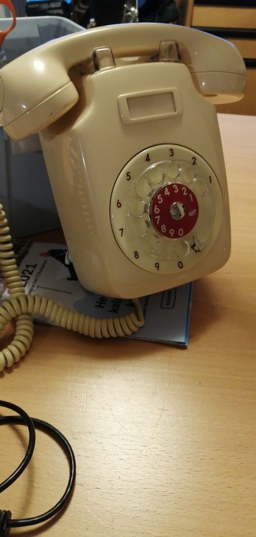 Ericsson, puhelin, vanha puhelin