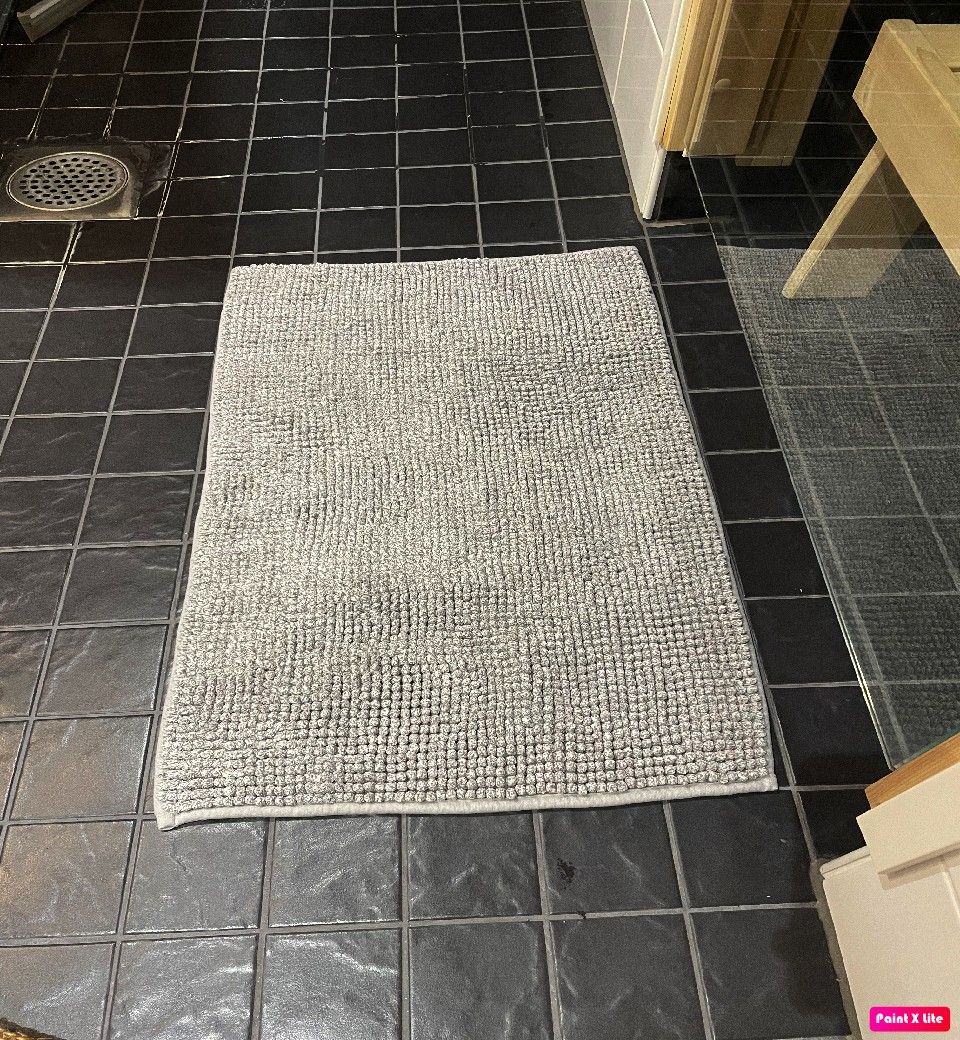 Kylpyhuoneen matto