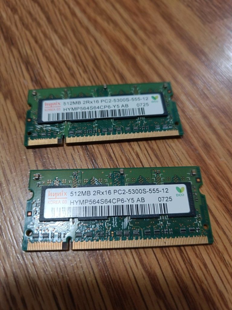 DDR2 512MB muistikampa 2kpl