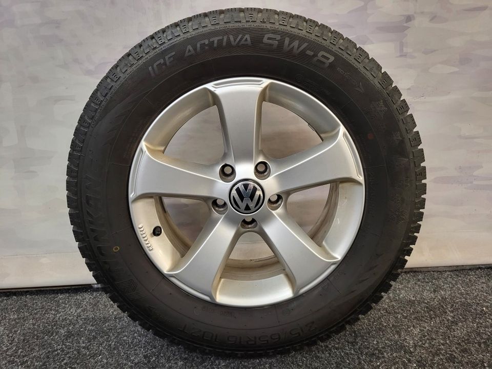 5x112 16" Vw Tiguan vanteet nastarenkailla