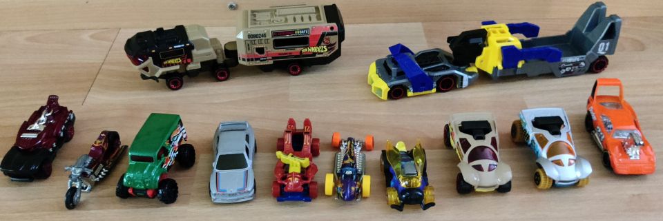 Autopaketti, 41 kpl, (HotWHEELS)