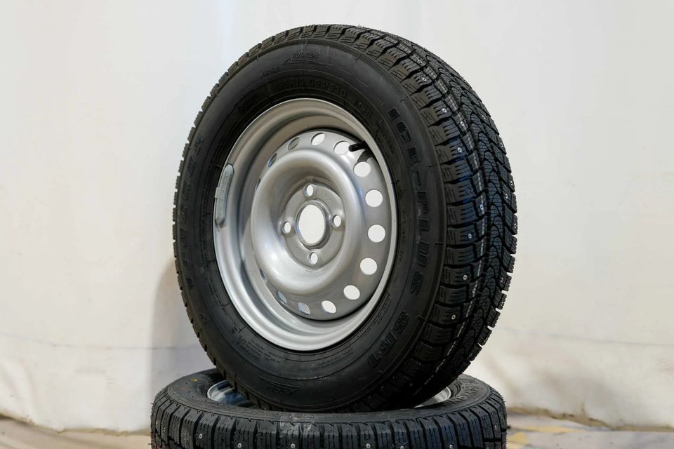 Peräkärryn nastarengas 165/80 R13 M+S