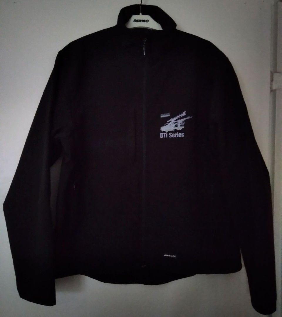 Result Performance Outerwear (XL)