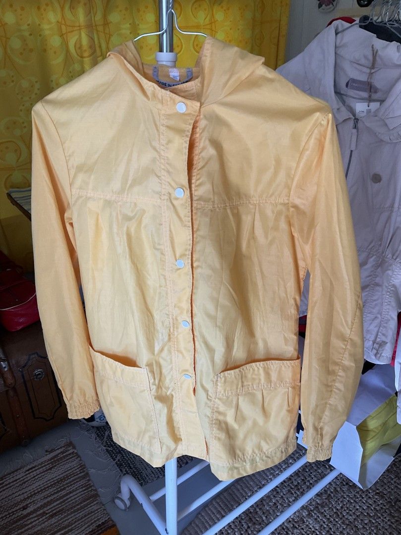 Reima retro 60-luvulta keltainen takki