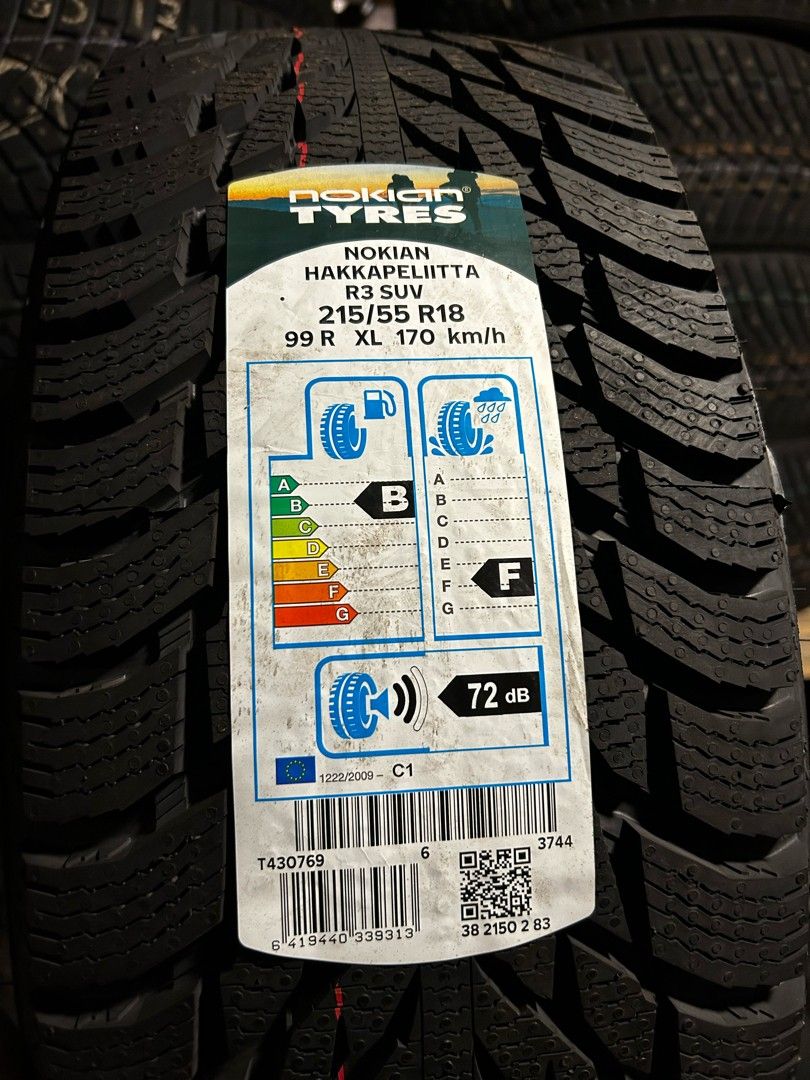 215/55R18 Nokian Hakkapeliitta R3 SUV asennettuna