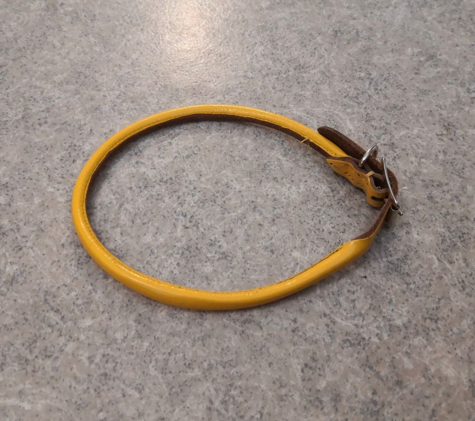 Keltainen nahkapanta (43cm)