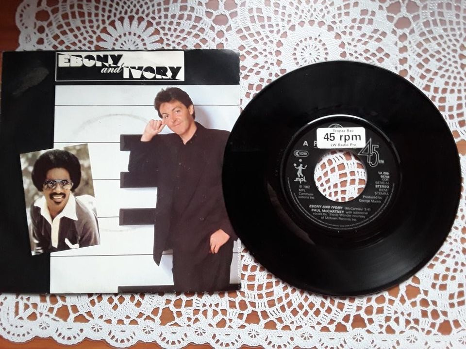 Paul McCartney & Stevie Wonder 7" Ebony and Ivory