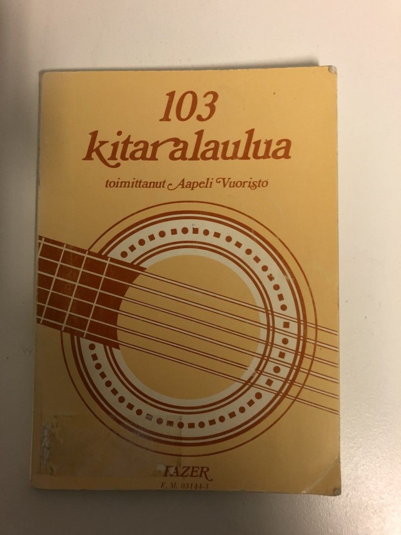 Nuottikirja 103 kitaralaulua