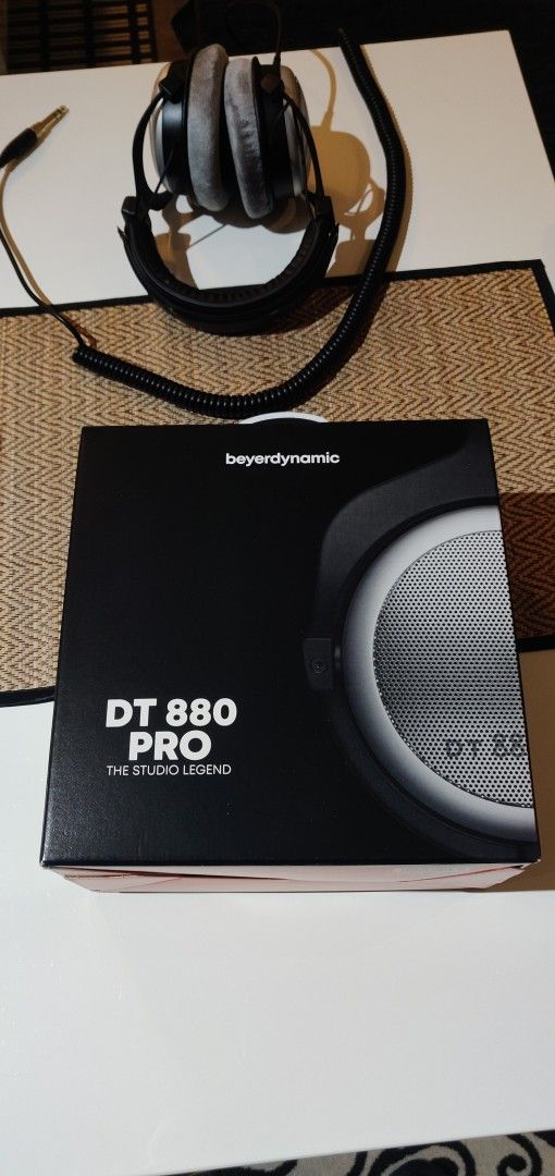 BeyerDynamic DT 880 PRO kuulokkeet