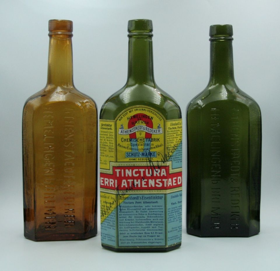 Vanhat värilliset pullot