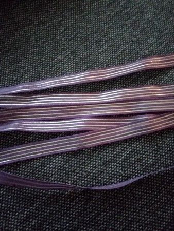 Muotoiltava violetti kulta nauha 100cm