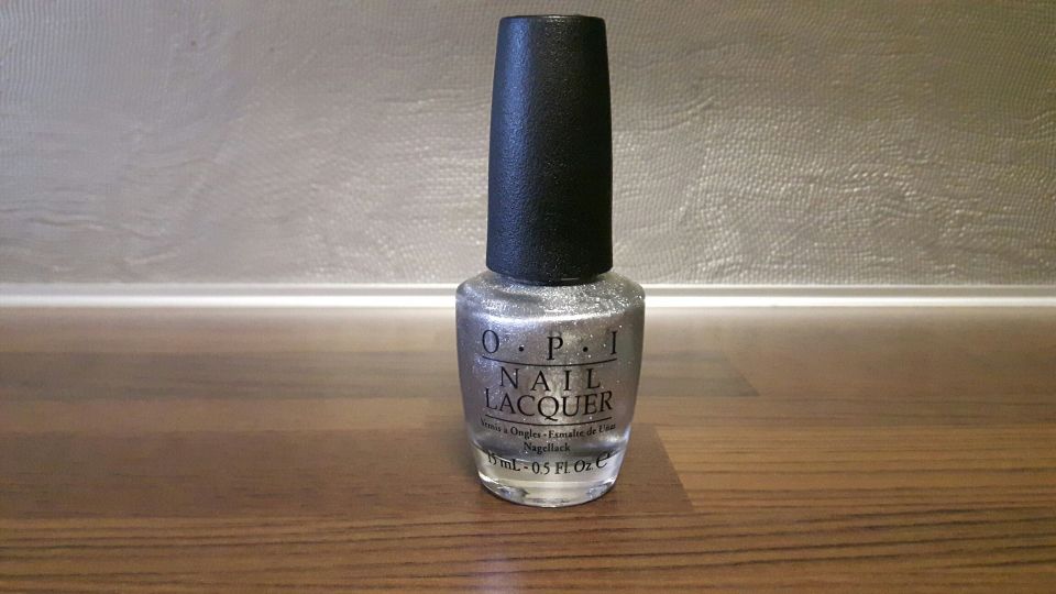 Uusi OPI Turn on the haute light