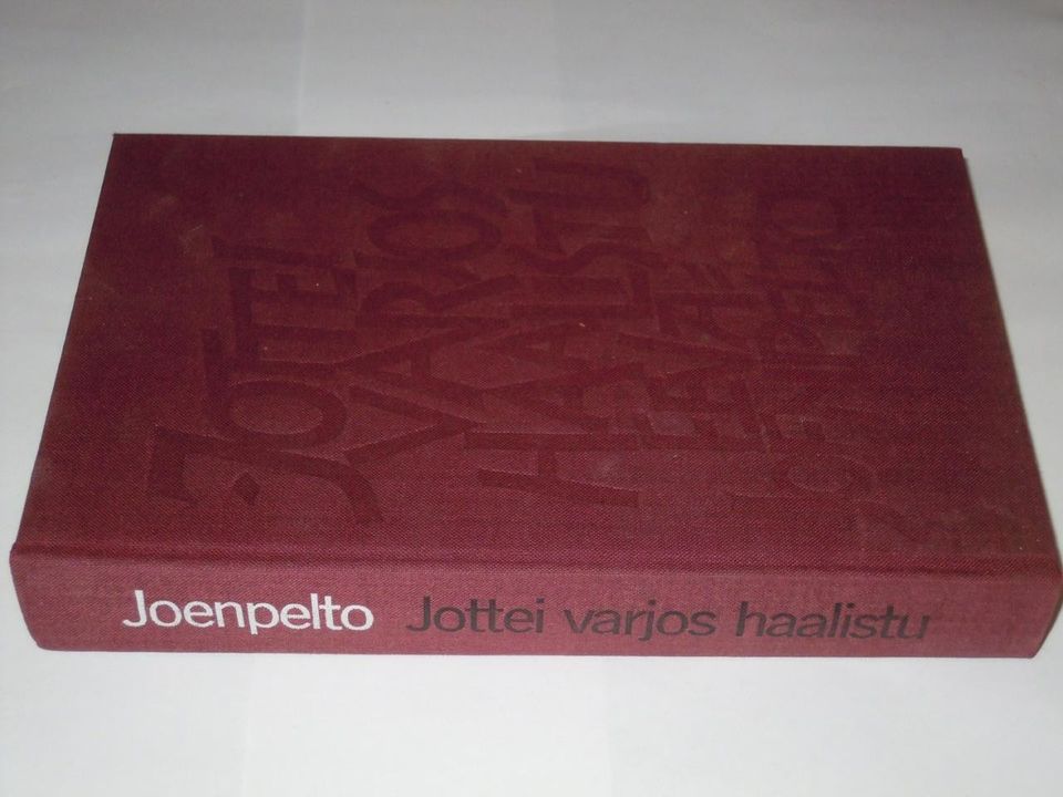 Eeva Joenpelto: Jottei varjos haalistu