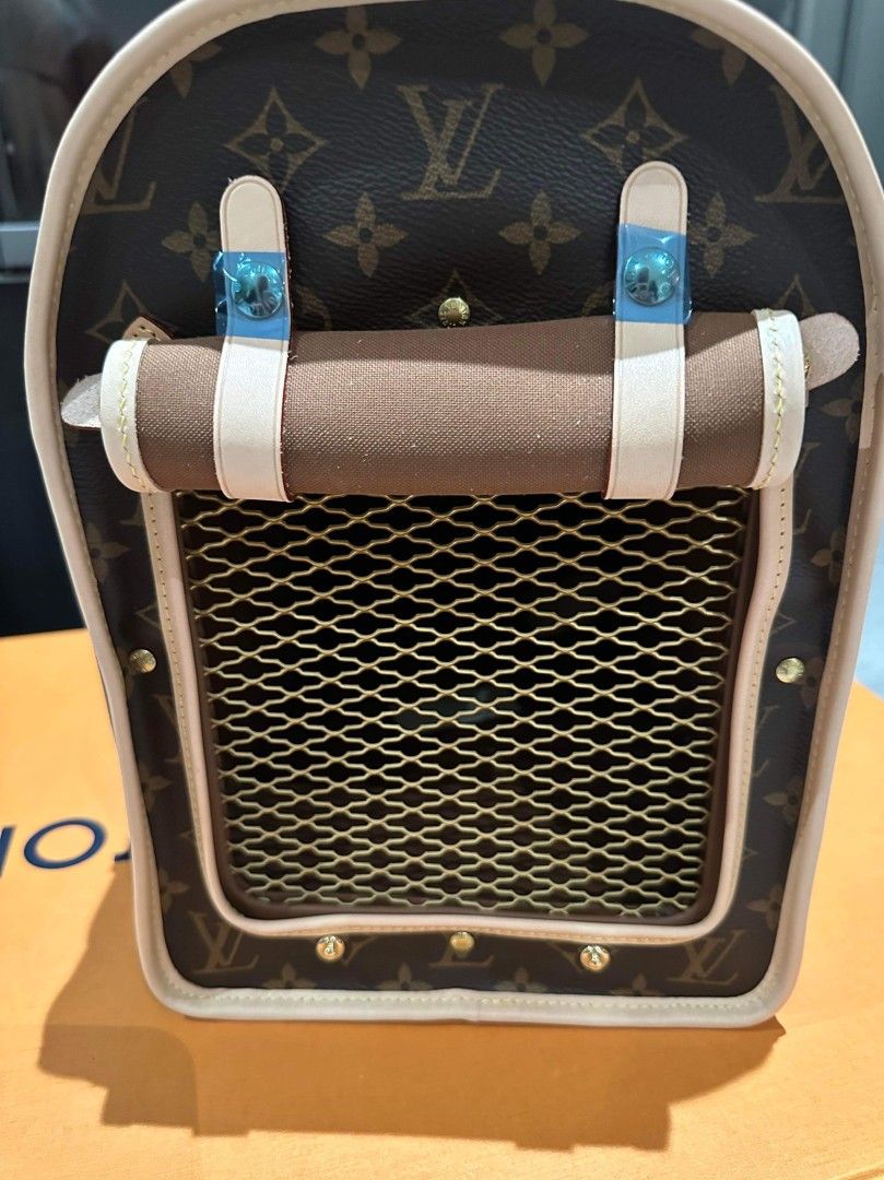 Louis Vuitton dog carrier 40