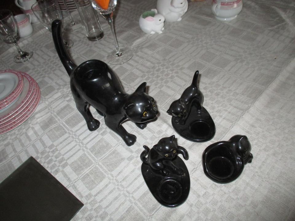 Partyliten musta pikku kissa