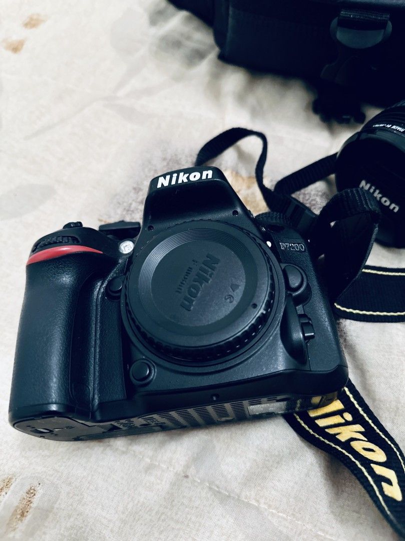 Nikon D7200 + AF-S 18-140mm f/3.5-5.6G VR