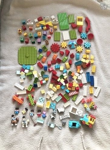 LEGO setti, yli 200 osaa