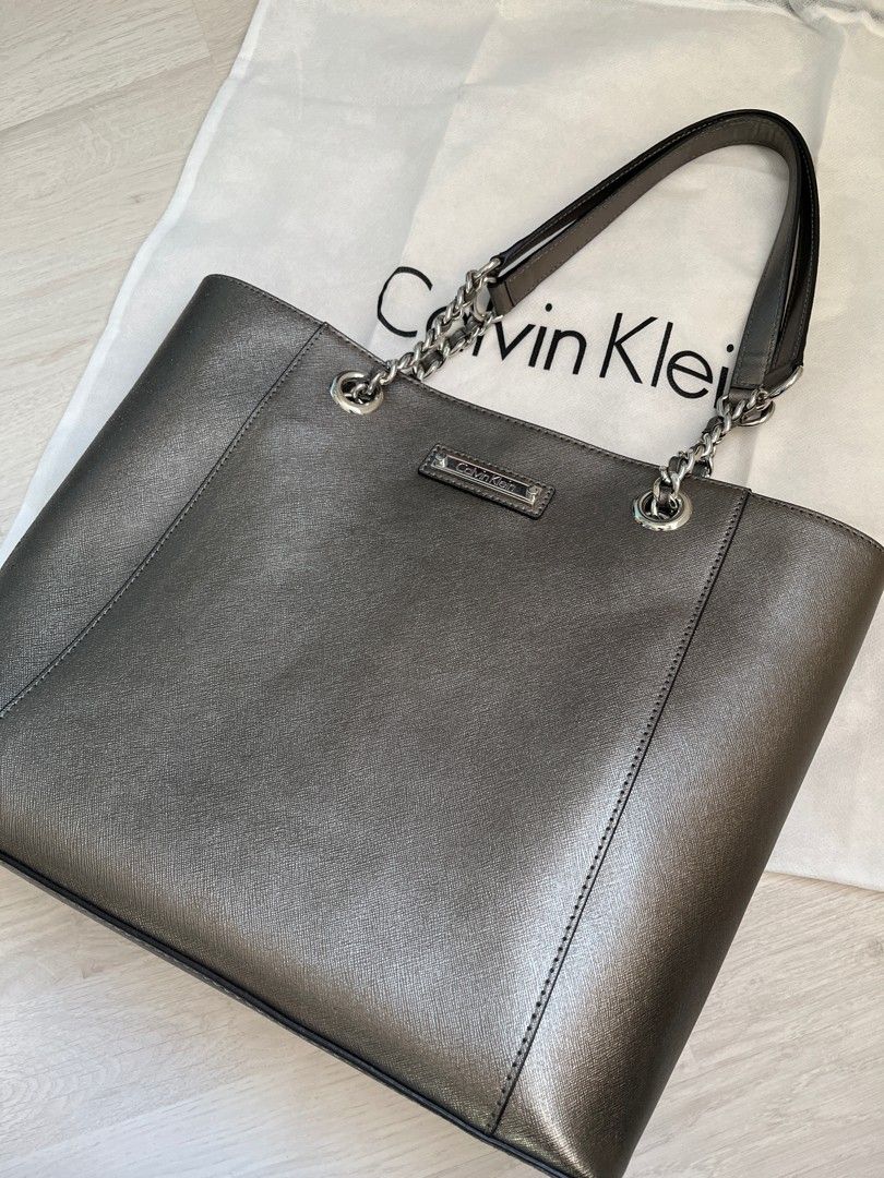 Calvin Klein olkalaukku (gunmetal)