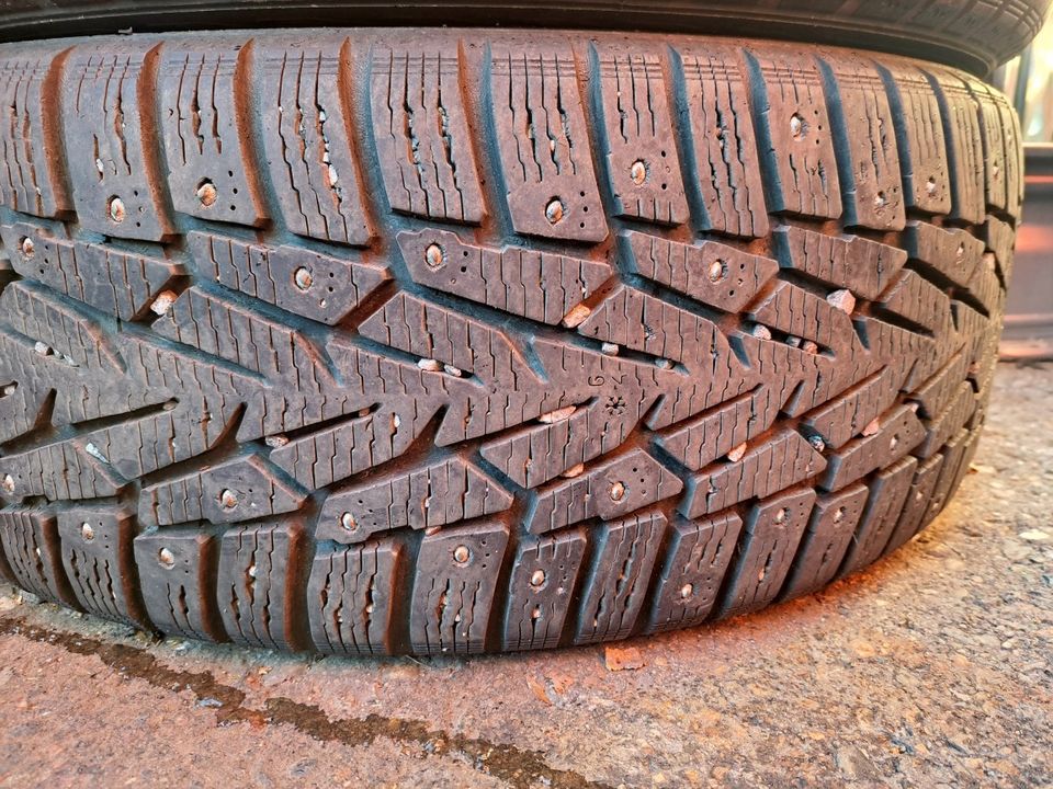 225/55R17 101T Nokian HKPL7 nastarenkaat