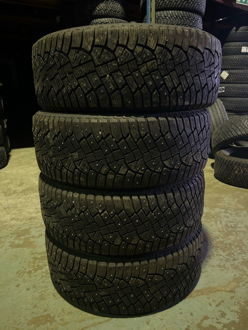 215/55R17 Continental IceContact 2 nastarenkaat