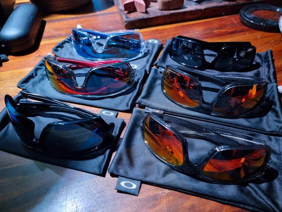 Oakley aurinkolaseja