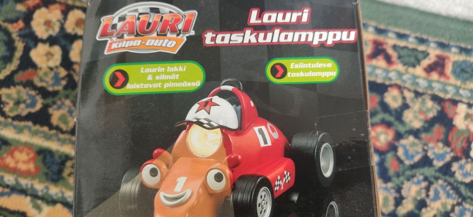Lauri lamppu kilpa-auto ihanaa iloa lapselle toddler