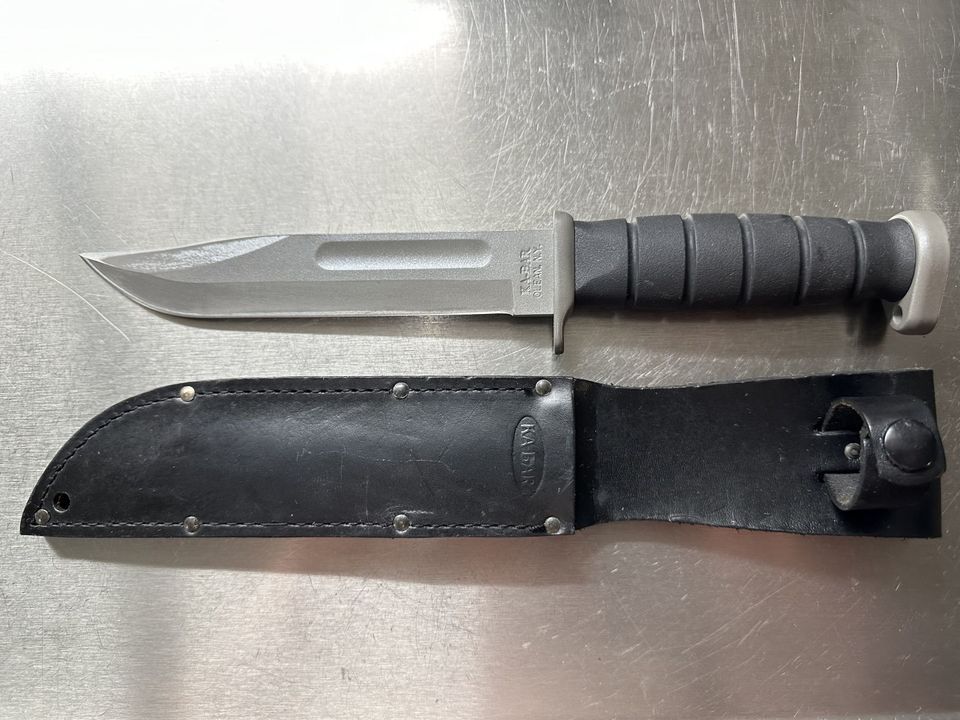 Ka-Bar veitsi