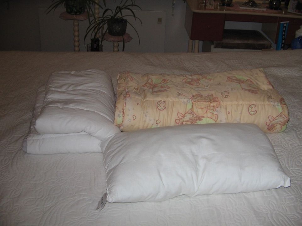 Lasten tyyny ja kaksi peittoa