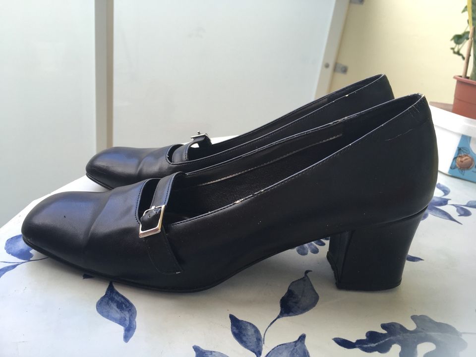 Mustat naisten kengät 39