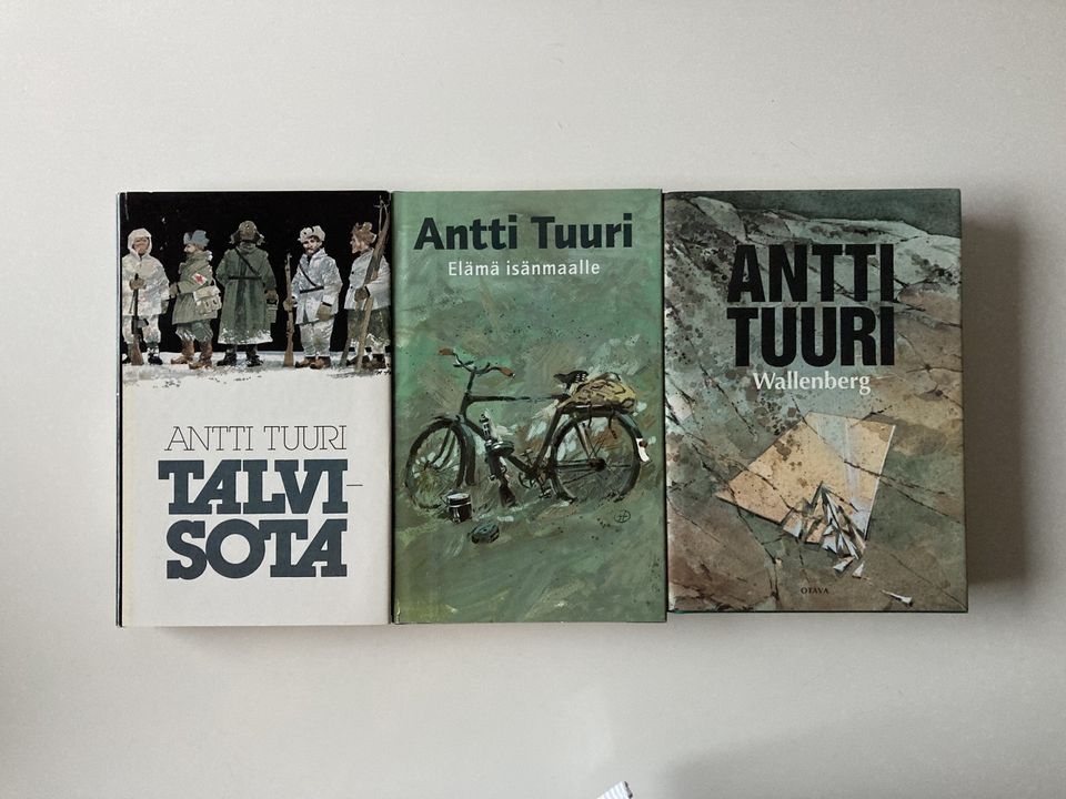 Antti Tuurin kirjoja