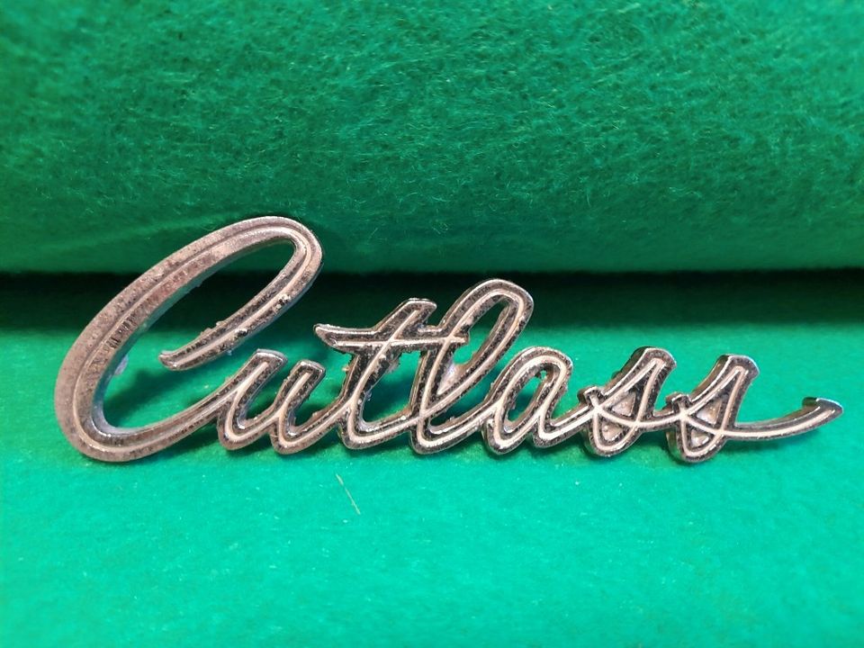 Oldsmobile Cutlass logo