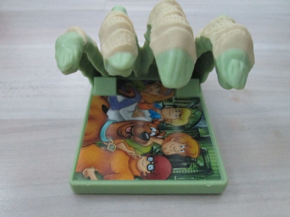 Zombie Monster Table Gripper Hand 3"