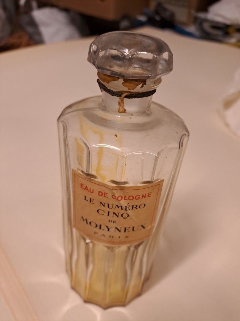 Hajuvesi, parfyymi pullo sinetti antiikki Paris