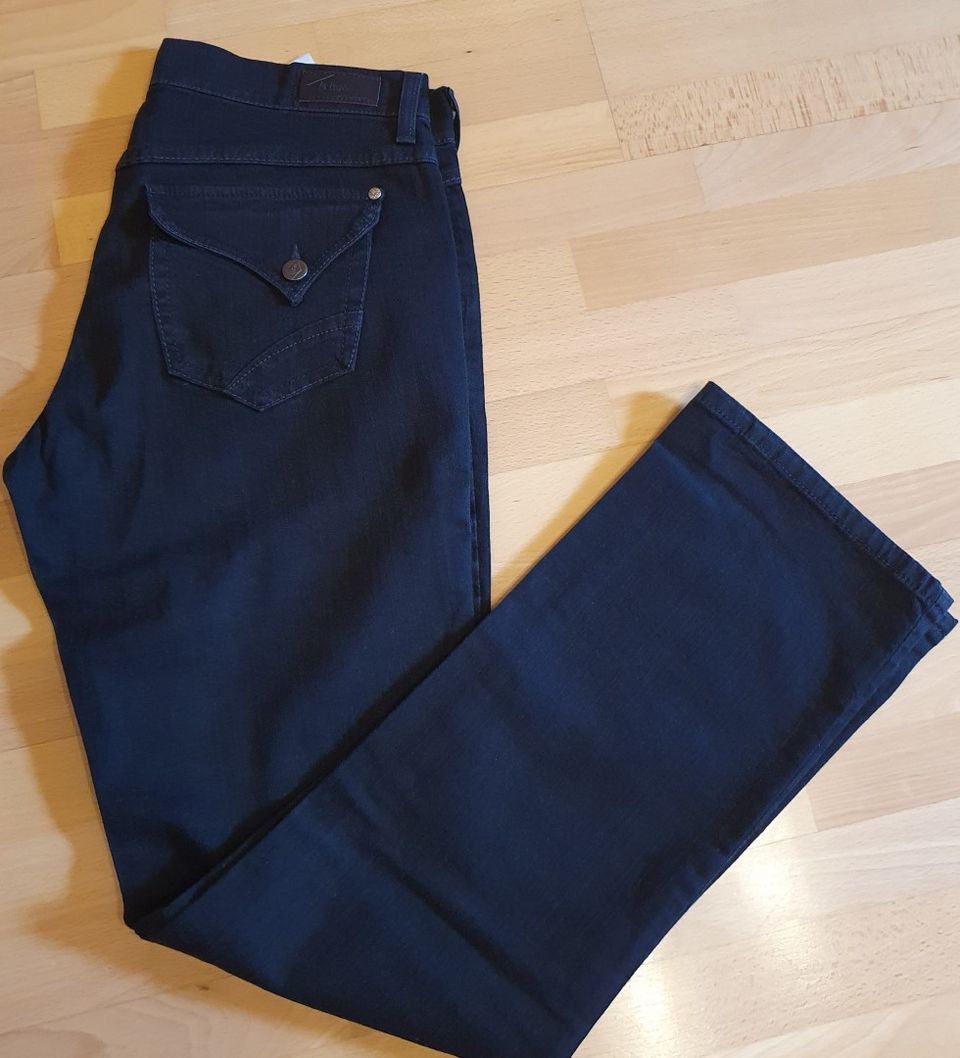 Vähän käyt. LEE COOPER mustat farkut koko 31/32