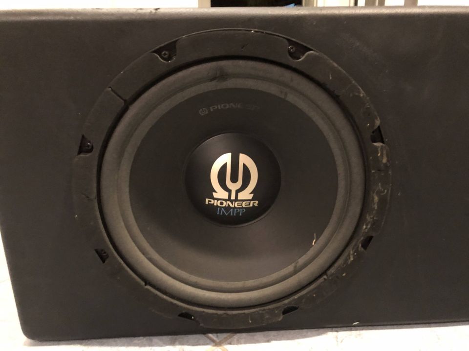 Pioneer subwoover